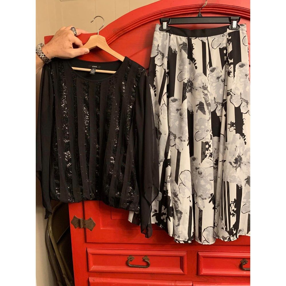 Alfani & Mix Nouveau Sze Med 2 Piece Set Sparkly Dressy Skirt Shirt Holidays EUC